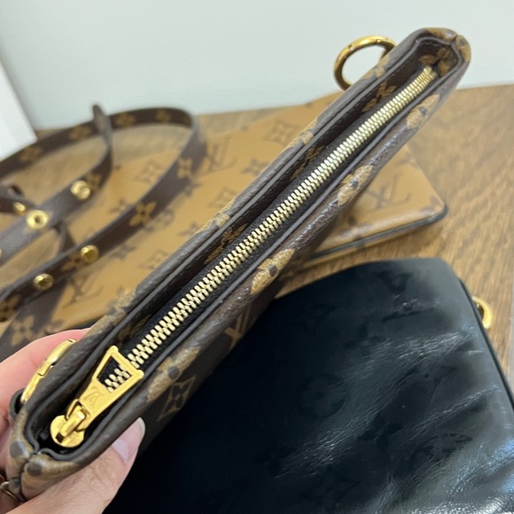 Sold Louis Vuitton LV3 Pochette - Picture 7 of 17